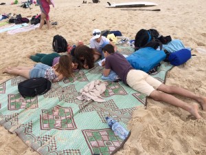 integracja na plaży w pobliżu Gazy